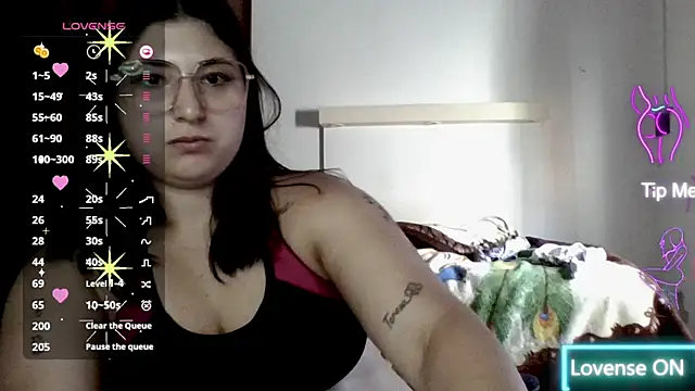 Snapshot of imsohornydacom chatting on 02-19-25, 07:16 imsohornydacom online show from 02-19-25, 07:16