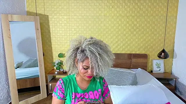 Squirter pussybomb online show from 12-03-24, 04:14