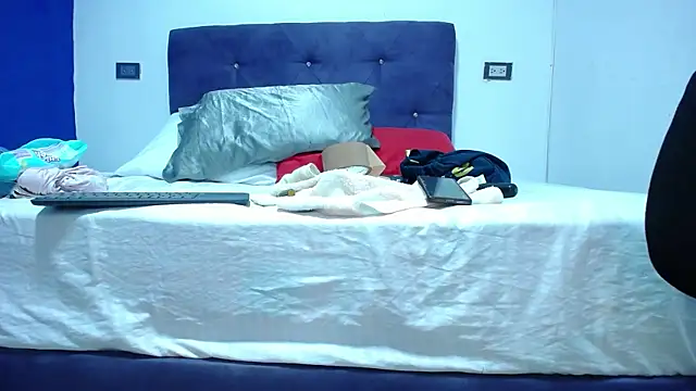 Squirter pussybomb online show from 03-07-25, 04:24