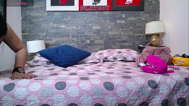 dayadubey  online show from 04-17-26, 11:35