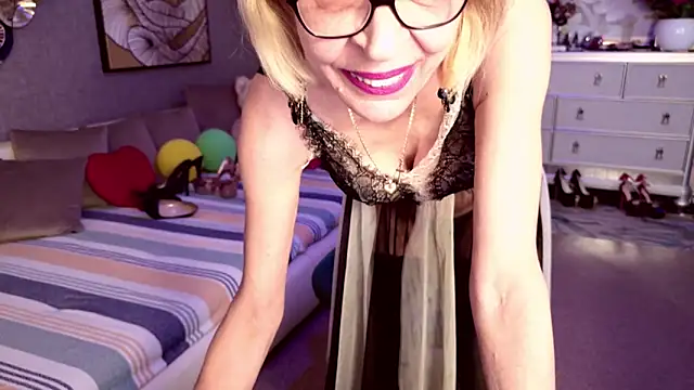 HornyMilf 555 online show from 04-23-26, 10:14