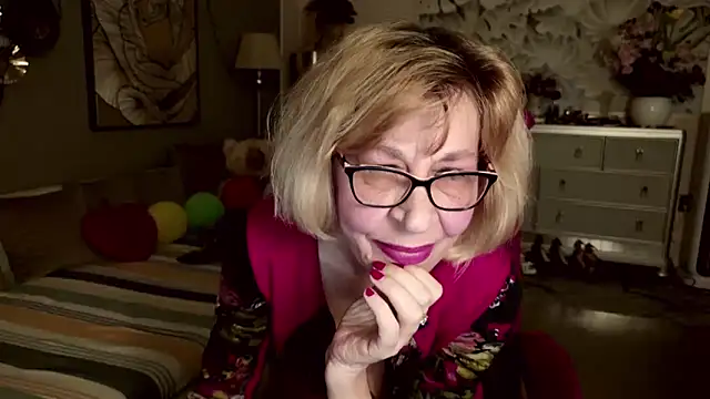 HornyMilf 555 online show from 05-12-26, 05:15