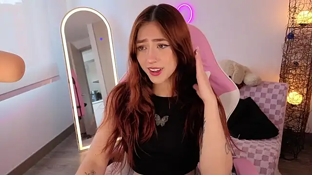 Snapshot of violet_ch chatting on 11-26-25, 07:04 violet ch online show from 11-26-25, 07:04