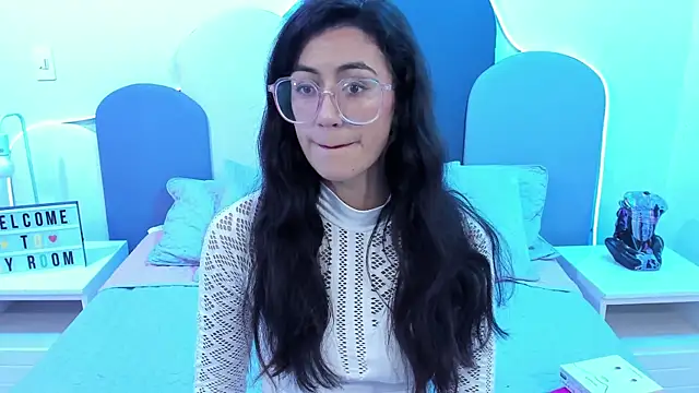 Snapshot of SophieGomez22 chatting on 01-22-25, 11:45 SophieGomez22 online show from 01-22-25, 11:45