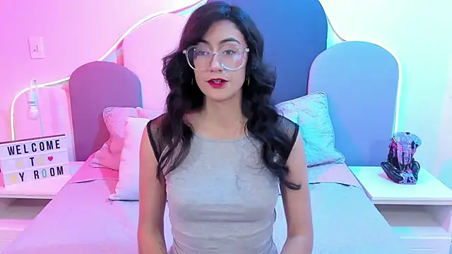 Snapshot of SophieGomez22 chatting on 01-28-25, 11:17 SophieGomez22 online show from 01-28-25, 11:17