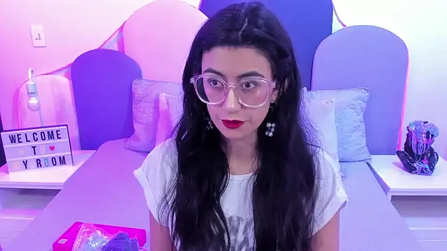 Snapshot of SophieGomez22 chatting on 02-09-25, 11:25 SophieGomez22 online show from 02-09-25, 11:25