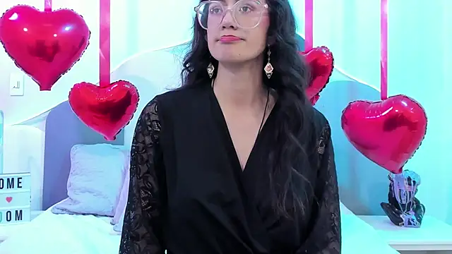 Snapshot of SophieGomez22 chatting on 02-14-25, 02:12 SophieGomez22 online show from 02-14-25, 02:12