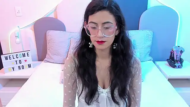 Snapshot of SophieGomez22 chatting on 03-01-25, 11:17 SophieGomez22 online show from 03-01-25, 11:17