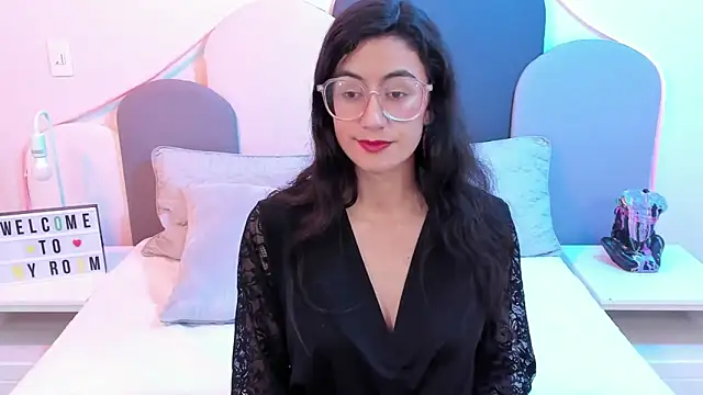 Snapshot of SophieGomez22 chatting on 03-03-25, 02:26 SophieGomez22 online show from 03-03-25, 02:26