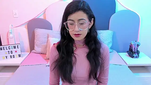 Snapshot of SophieGomez22 chatting on 03-07-25, 11:29 SophieGomez22 online show from 03-07-25, 11:29