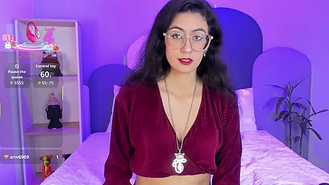 Snapshot of SophieGomez22 chatting on 09-13-25, 11:21 SophieGomez22 online show from 09-13-25, 11:21