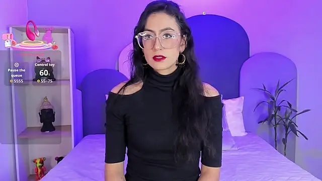 Snapshot of SophieGomez22 chatting on 09-28-25, 11:26 SophieGomez22 online show from 09-28-25, 11:26