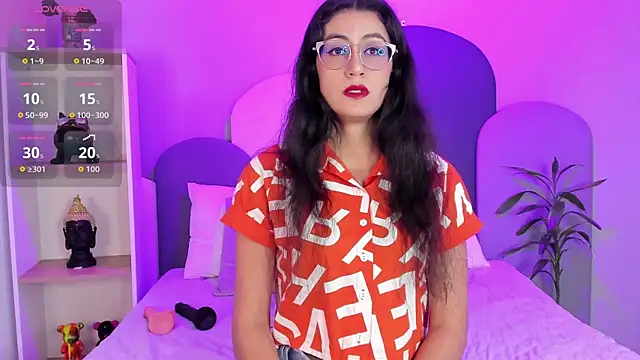 Snapshot of SophieGomez22 chatting on 10-22-25, 11:43 SophieGomez22 online show from 10-22-25, 11:43