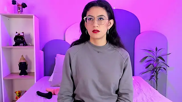 Snapshot of SophieGomez22 chatting on 10-26-25, 11:16 SophieGomez22 online show from 10-26-25, 11:16