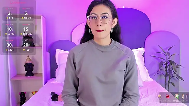 Snapshot of SophieGomez22 chatting on 11-19-25, 11:21 SophieGomez22 online show from 11-19-25, 11:21