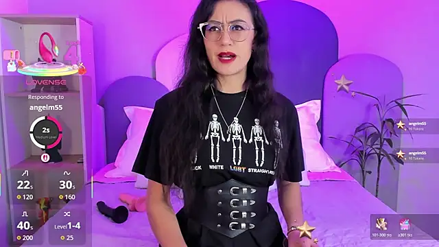 Snapshot of SophieGomez22 chatting on 11-30-25, 11:25 SophieGomez22 online show from 11-30-25, 11:25