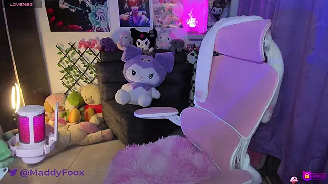 Snapshot of MaddyFooxx chatting on 04-16-26, 01:17 MaddyFooxx online show from 04-16-26, 01:17