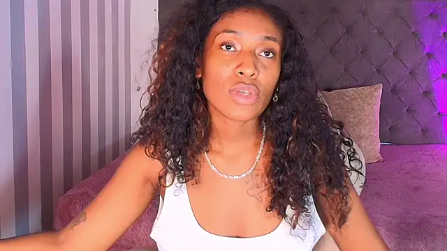 rebeca cortez  online show from 01-10-25, 03:50