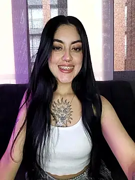 Snapshot of Mazikeen-- chatting on 01-15-26, 10:02 Mazikeen-- online show from 01-15-26, 10:02