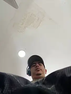 Snapshot of DanielGomez9 chatting on 01-20-25, 04:23 DanielGomez9 online show from 01-20-25, 04:23