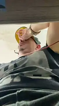 Snapshot of DanielGomez9 chatting on 01-21-25, 09:25 DanielGomez9 online show from 01-21-25, 09:25