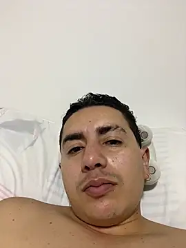 Snapshot of DanielGomez9 chatting on 02-20-25, 05:33 DanielGomez9 online show from 02-20-25, 05:33