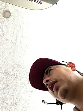 Snapshot of DanielGomez9 chatting on 03-01-25, 07:04 DanielGomez9 online show from 03-01-25, 07:04