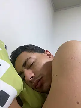 Snapshot of DanielGomez9 chatting on 03-09-25, 11:35 DanielGomez9 online show from 03-09-25, 11:35