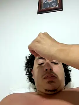 Snapshot of DanielGomez9 chatting on 10-14-25, 02:45 DanielGomez9 online show from 10-14-25, 02:45