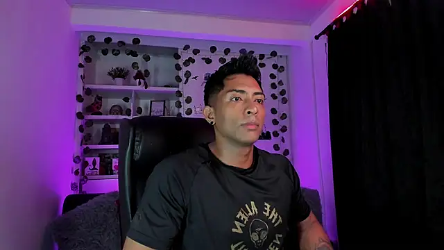 Couple muscle1 online show from 01-04-25, 09:20