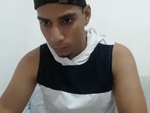 Snapshot of bonehur chatting on 02-13-25, 10:43 bonehur online show from 02-13-25, 10:43