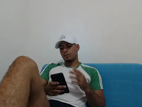 Snapshot of bonehur chatting on 02-19-25, 08:20 bonehur online show from 02-19-25, 08:20