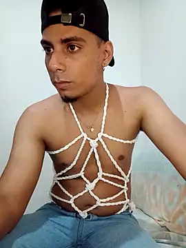 Snapshot of bonehur chatting on 03-09-25, 09:03 bonehur online show from 03-09-25, 09:03