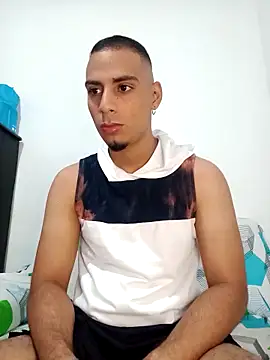 Snapshot of bonehur chatting on 03-12-25, 08:20 bonehur online show from 03-12-25, 08:20