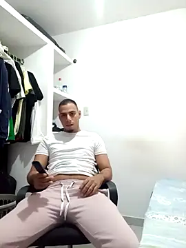 Snapshot of bonehur chatting on 09-30-25, 10:15 bonehur online show from 09-30-25, 10:15