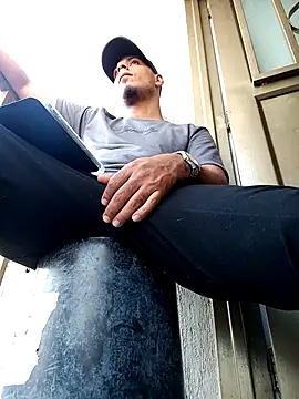 Snapshot of bonehur chatting on 10-23-25, 09:02 bonehur online show from 10-23-25, 09:02