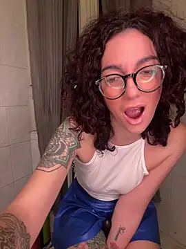 Snapshot of Strawberry_queen91 chatting on 02-13-26, 06:15 Strawberry queen91 online show from 02-13-26, 06:15