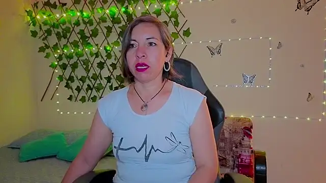 Lady breaks hearts online show from 10-15-25, 10:37