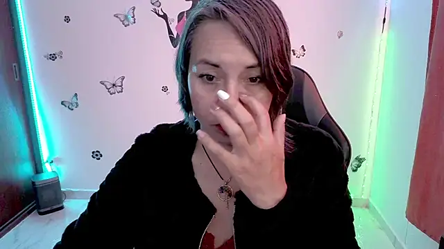 Lady breaks hearts online show from 07-15-26, 01:38