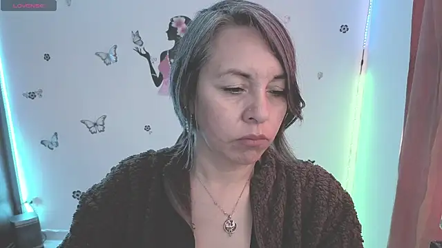 Lady breaks hearts online show from 07-16-26, 01:06