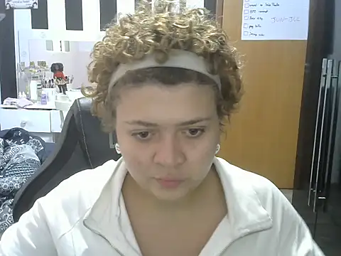 Snapshot of RuthBunny chatting on 06-09-26, 02:06 RuthBunny online show from 06-09-26, 02:06