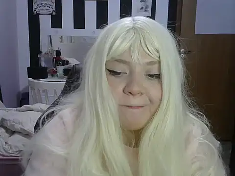 Snapshot of RuthBunny chatting on 08-06-26, 01:46 RuthBunny online show from 08-06-26, 01:46