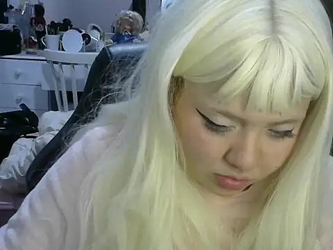 Snapshot of RuthBunny chatting on 08-08-26, 02:25 RuthBunny online show from 08-08-26, 02:25