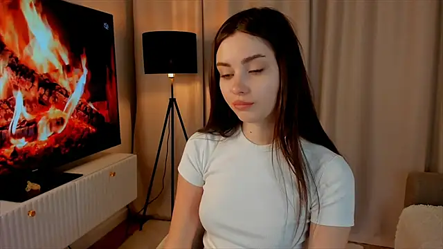 CarmenMoore26 online show from 03-17-25, 09:55