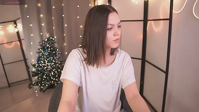 Addelin Moon online show from 12-18-24, 04:17