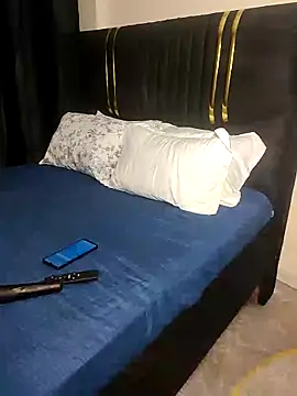 Snapshot of KikiLovesD chatting on 02-06-26, 10:57 KikiLovesD online show from 02-06-26, 10:57