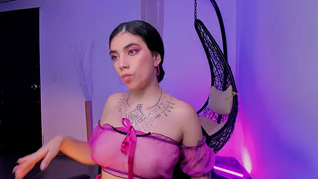 Snapshot of Nina-monroe chatting on 12-15-24, 01:35 Nina-monroe online show from 12-15-24, 01:35