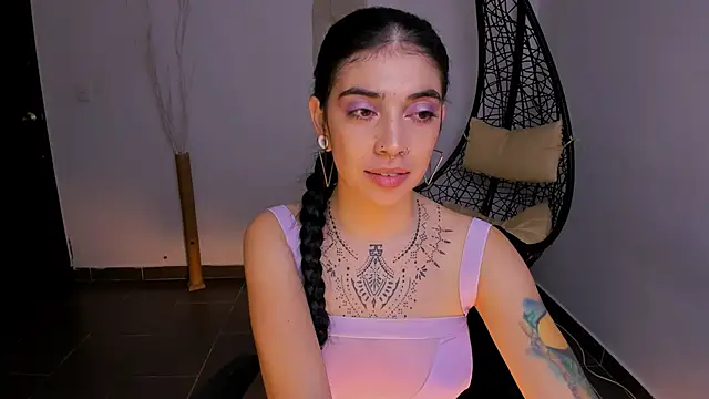 Snapshot of Nina-monroe chatting on 01-09-25, 12:35 Nina-monroe online show from 01-09-25, 12:35