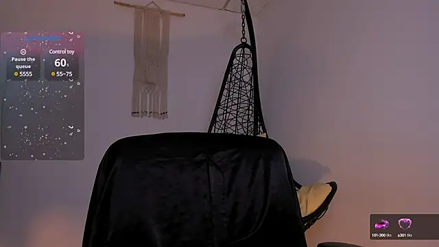 Snapshot of Nina-monroe chatting on 01-10-25, 10:25 Nina-monroe online show from 01-10-25, 10:25