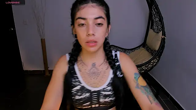 Snapshot of Nina-monroe chatting on 03-11-25, 11:15 Nina-monroe online show from 03-11-25, 11:15